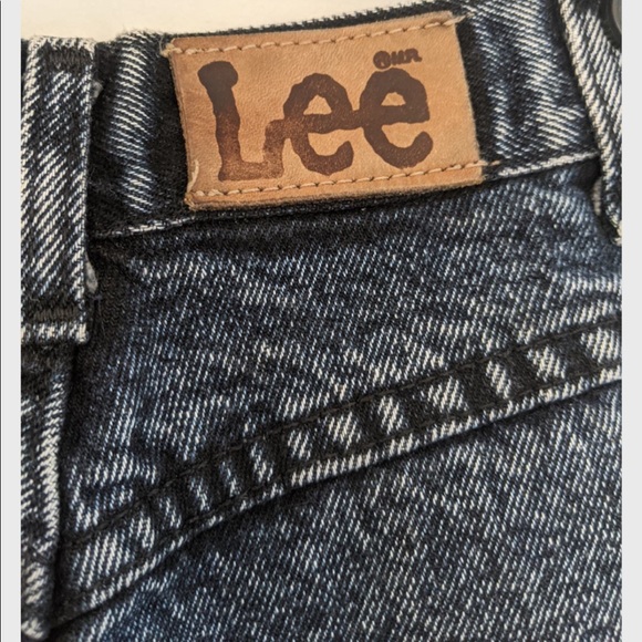 Vintage Lee High Waisted Acid Wash Jean Shorts - Picture 3 of 4